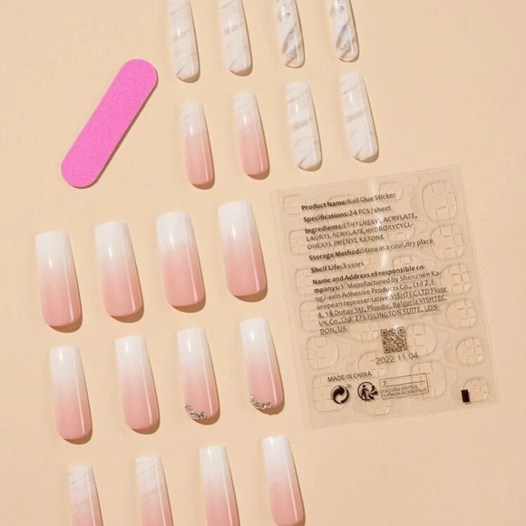 Fake nails - Picture 2 of 2